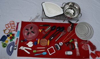 Gigantic Kitchen Gadgets Lot Incl.  German Garlic Grater, Pampered Chef Can Opener, Cherry Pitter, Much More