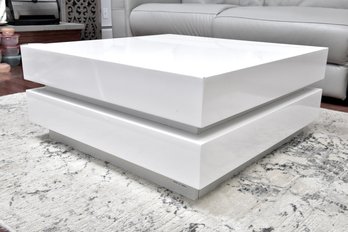 Modern Italian White Lacquer Cocktail Table