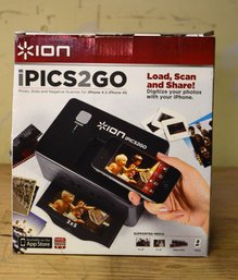 Ion I-pics-2-go Photo, Slide And Negative Scanner For IPhone 4 And Iphone 4S - NOS