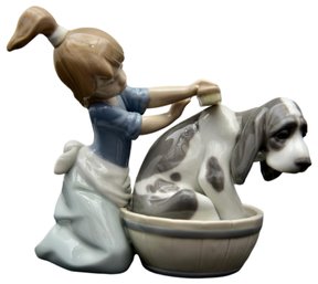 Lladro Bashful Bather Glazed Porcelain Dog Figurine #5455