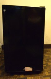 GE Black Mini Fridge With Top Freezer Box