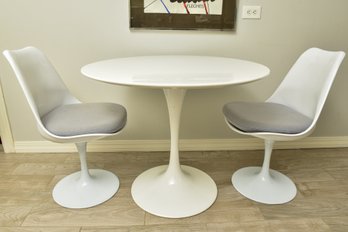In The Style Of Knoll Modway Tulip Table With Four Chairs (two New In Original Boxes)