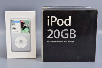 IPod 20 GB For Mac And Windows With Dock And IPod Classic 120 GB