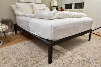 Queen Size Black Metal Bed Frame (DOES NOT INCLUDED MATTRESS OR BEDDING)