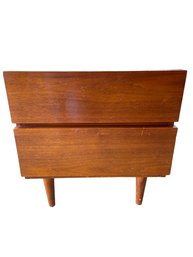 Mid-century Modern MCM American Of Martinsville Night Stand With 2 Drawers.