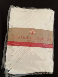 Table Cloth And Napkin Set