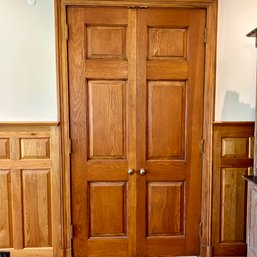 A Pair Of 3-Panel Solid Wood Doors - Family RM