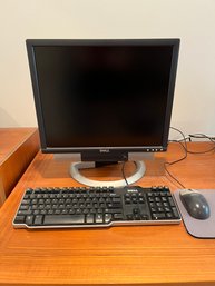 Dell 18' Monitor & Key Board