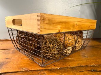 Good Quality Dovetail Wire Basket Filled With Wicker Woven Balls