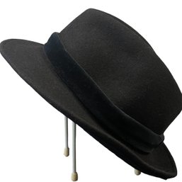 A Saks Fifth Avenue  Navy Fedora Made In Italy