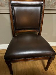 Round Pedestal Table With 2 Chairs