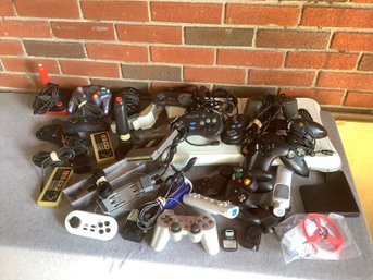 Video Game Accessories Lot #11