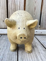 Sweet Pig Figurine / Statuette