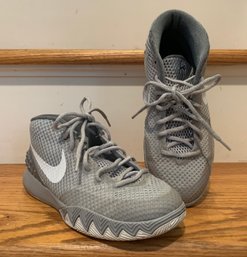 Nike Kyrie Irving Youth Size 6 Wolf Grey Lightly Used