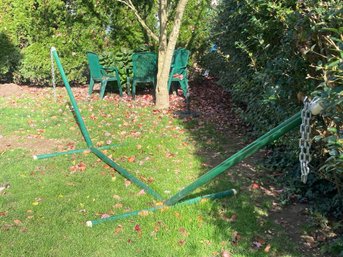 Green Hammock Stand