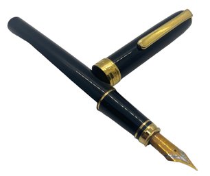 Vintage Diplomat Wide Black & Gold Fountain Pen (H)