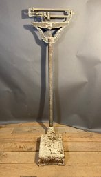 Vintage Doctors Medical Scale 11x21x61