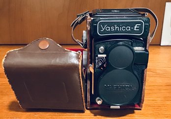 Vintage YASHIKA E Camera