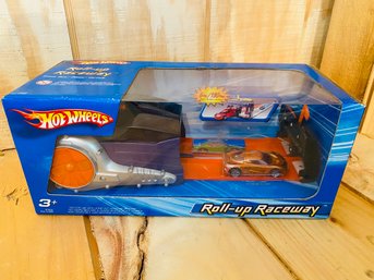 Hot Wheels Roll Up Raceway New In Box