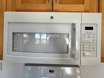 G.E. 30' White Microwave 16'h X 30' W