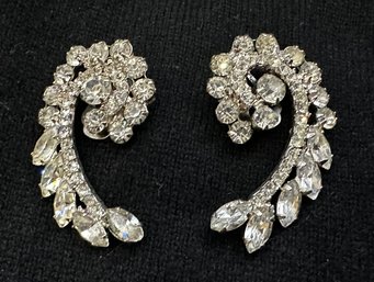 Exquisite Vintage Rhinestone Apostrophe Clip Earrings