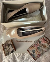 Naturlizer Pumps & Tapestry French Purses & Change Purse