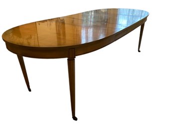 Vintage Mid Century Oval Extendable Dinning Table.