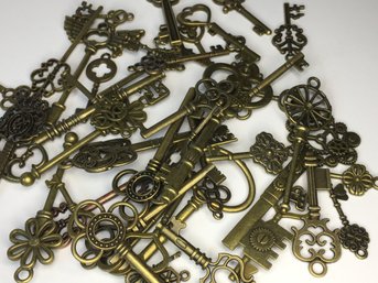 Lot 1 Of 2 - Group Lot Of Over 35 Antique Style Keys - Many Different Sizes And Styles - MANY Uses !!
