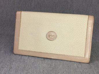 Very Nice Vintage DOONEY & BOURKE Checkbook Cover / Wallet In Ivory / Buff - All Weather Leather - NICE !