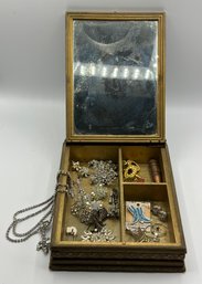 Beautiful Vintage Jewelry Box With Jewelry