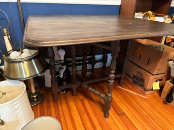 Gateleg Table  With Two Leaves