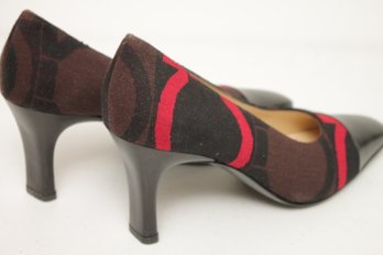 Vintage Pair Of SALVATORE FERRAGAMO Womans Size 8.5 Shetland Shoes