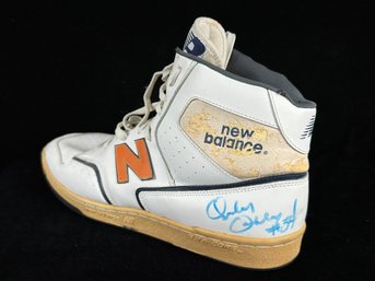 Very Large Basketball Shoe Signed By #34 On Knicks (possibly Charles Oakley)