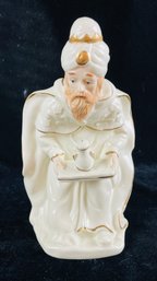 Nativity Wise Man Carrying Gift