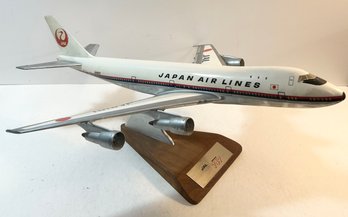 Japan Air Lines (JAL) Boeing 747 Model Plane