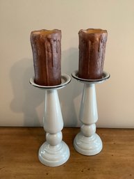 WHITE ENAMELED CANDLE PILLAR SET