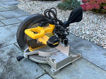 Dewalt DW705 Compound Miter Saw