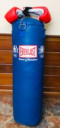 EVERLAST Heavy Bag With Gloves