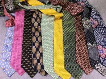 Huge Lot Of 23 All Silk Designer Ties - Barneys - Valentino - Vineyard Vines - Brooks Brothers - Ralph Lauren