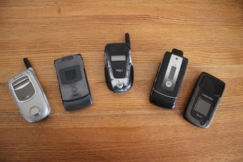 Group Of Five Vintage Cell Phones From Nextel, Motorola And Samsung