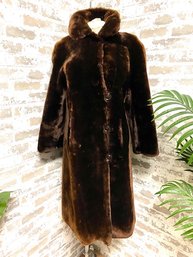 Luxurious Ladies Faux Fur Coat W/ Bakelite Buttons