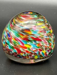 Vintage Glass Art  Paperweight 2' Tall. (Pw11)