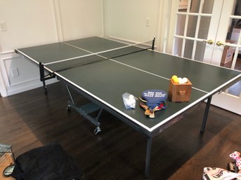 Stiga Folding Ping Pong Table With Paddles And Accesories