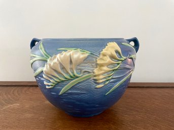 Roseville Pottery Freesia Delft Blue Jardiniere, #669-6