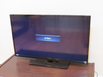 Vizio 39' Flat Screen Color TV W/Universal Cable Remote Model E390-A1