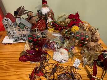 Amazing Lot Of Fabulous Christmas Decor