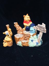 Disney Showcase Collection Ceramic Rhapsody In Pooh Teapot And Tigger Figurine