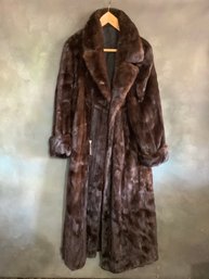 XL? Womens Fur Coat