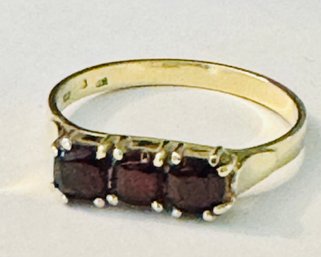 VINTAGE 14K GOLD GARNET 3 STONE RING TOUCH MARKS