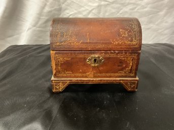 Stunning Victorian Domed Top  Jewelry Box With Key And Tray